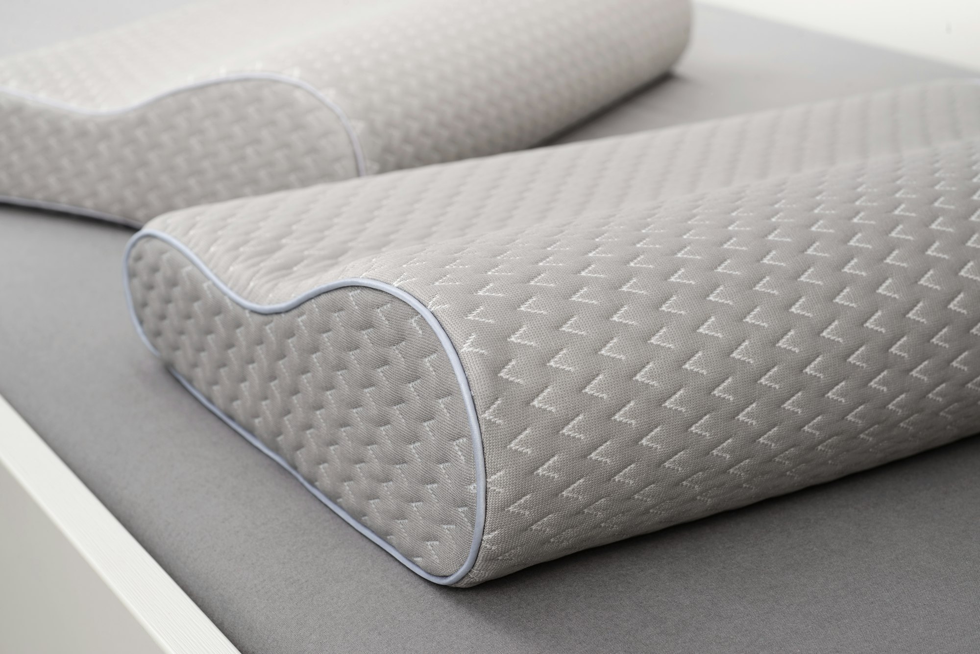 Orthopedic foam pillow with memory effect.